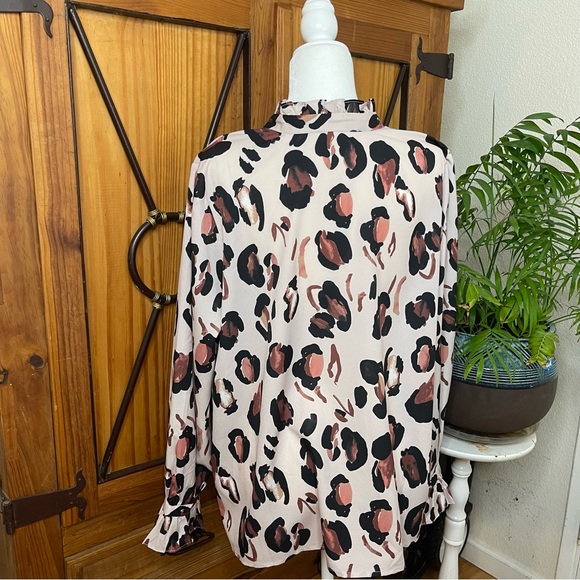 Eloquii Printed Button Down with Ruffle Neck NWT 18 - Picture 10 of 10